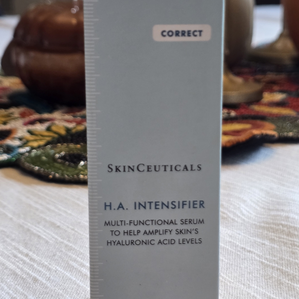 SkinCeuticals H.A. Intensifier Serum - Light Blue